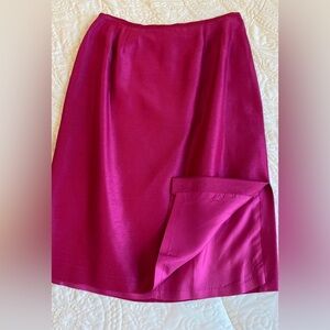 Susan Ives Pencil Skirt fully lined,  w/side slit